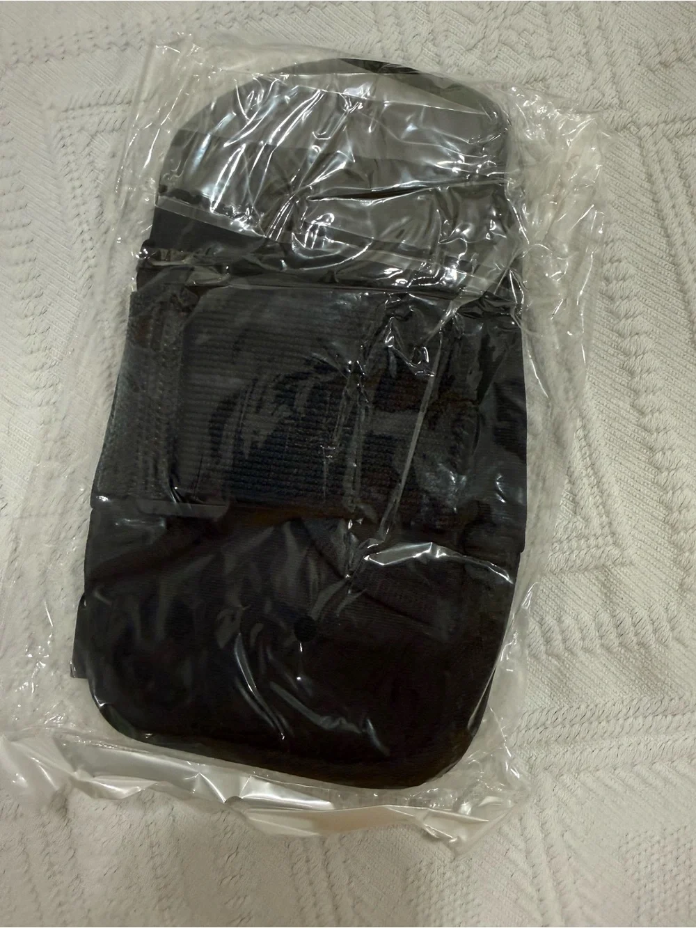 Black Armband Phone Holder for Running and Working Out NWT